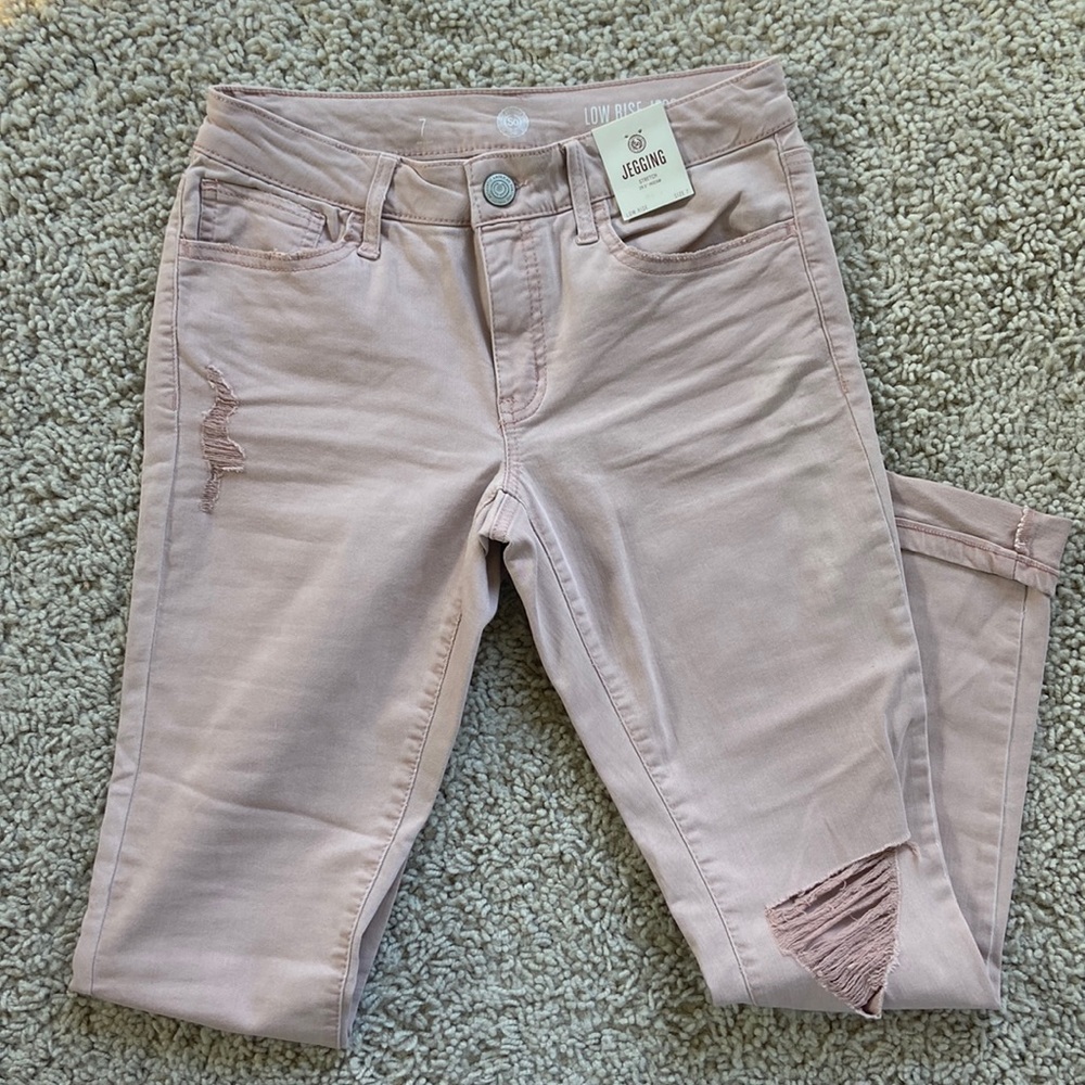 SO Authentic American Blush Pink Jegging, low rise size 7, factory distressed.
